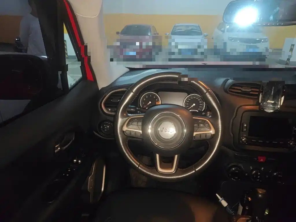 Jeep Renegade — миниатюра 11