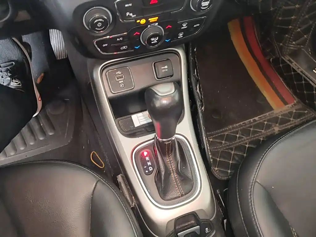 Jeep Compass — миниатюра 14