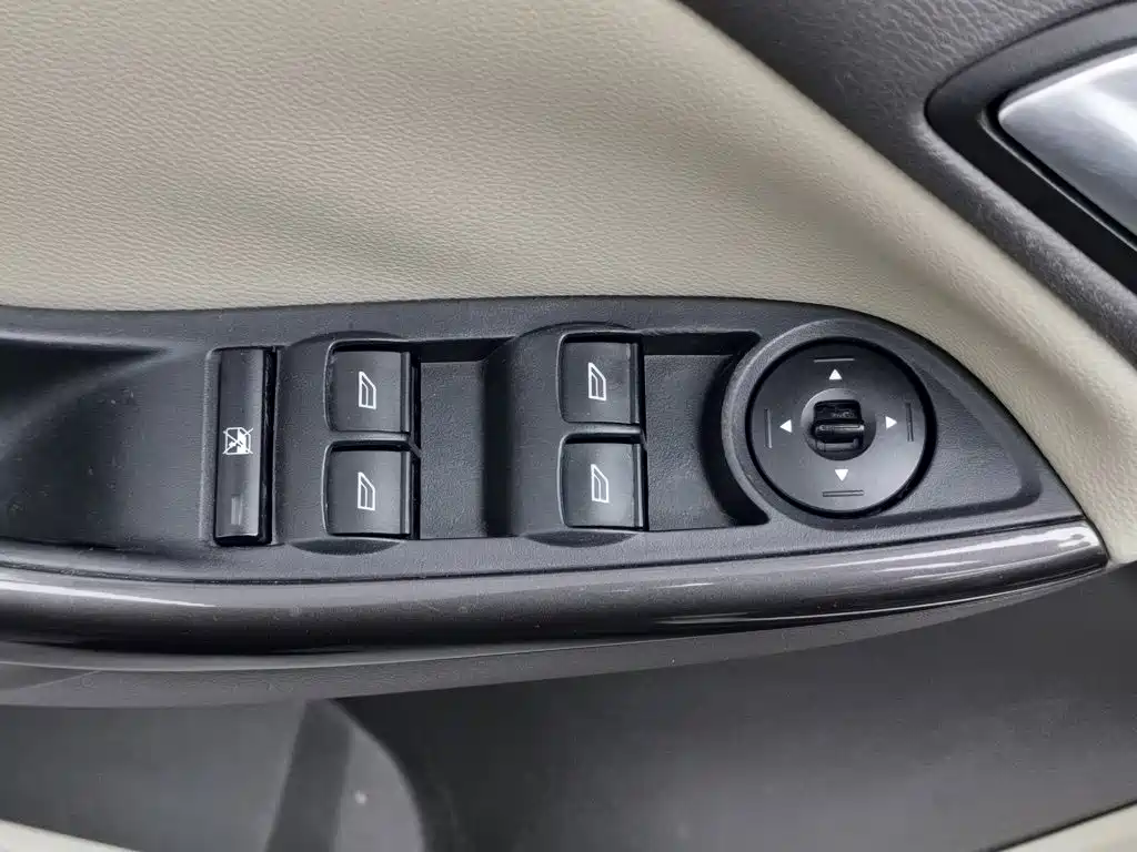 Ford Focus 2012 1.6L AT