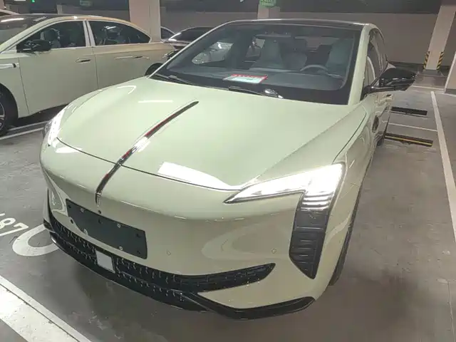 2026 Hongqi EH7