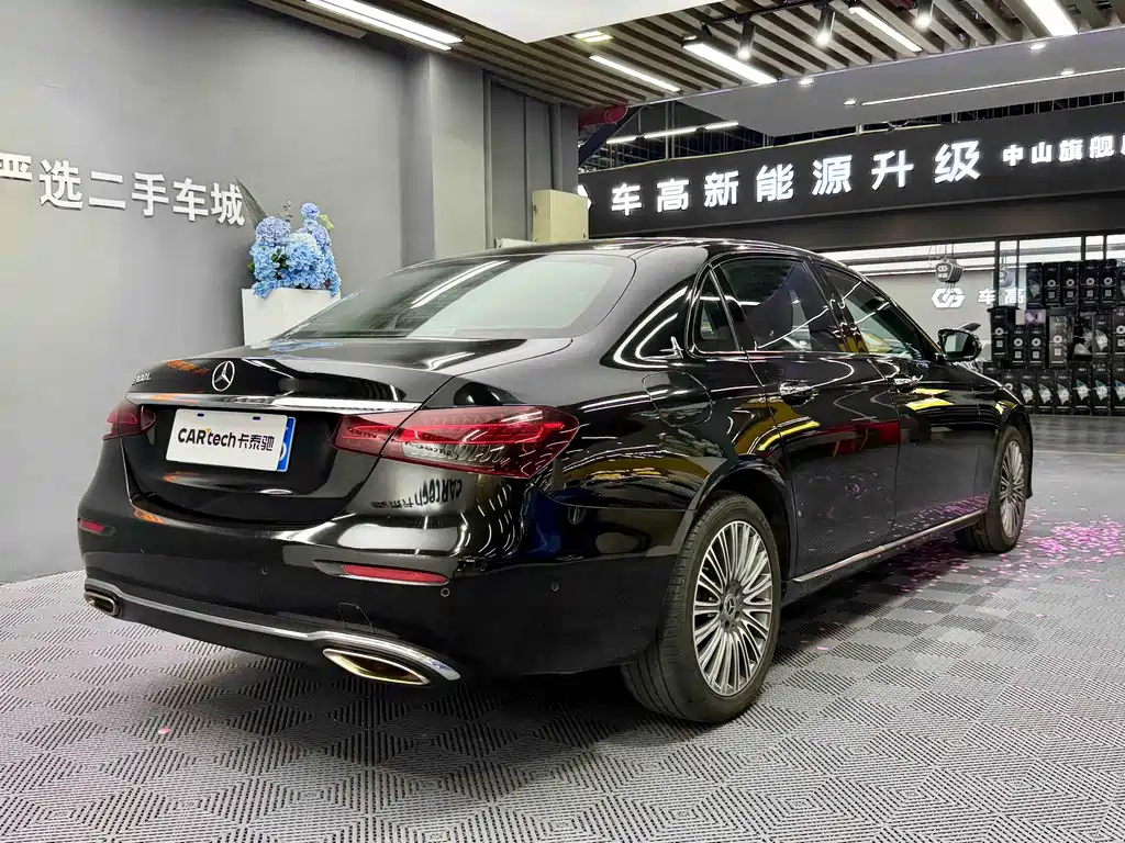 MERCEDES-BENZ E CLASS