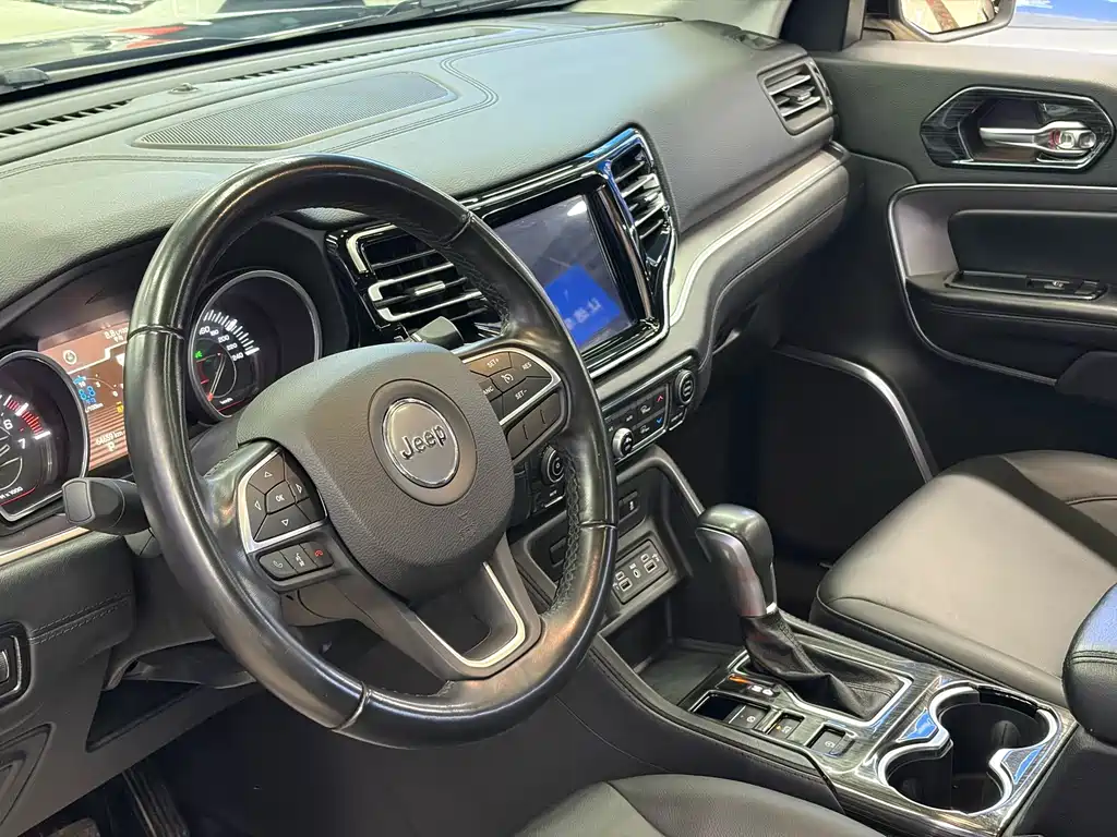Jeep Grand Commander 2.0T 2WD Elite Edition, фото 7