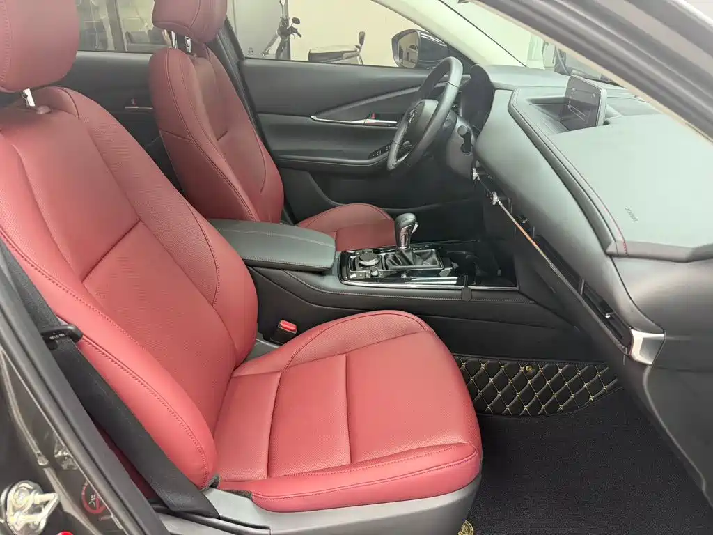 Заказать Mazda CX-30 2022 года за 2 233 526 ₽  из Китая
