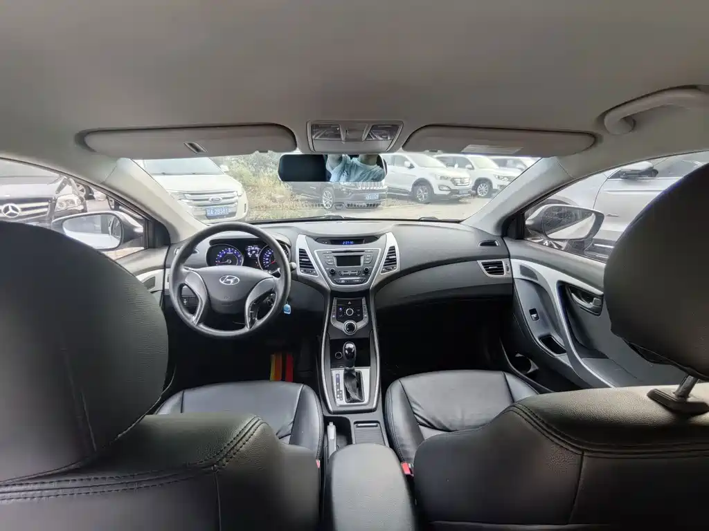 Hyundai Elantra Langdong — миниатюра 9