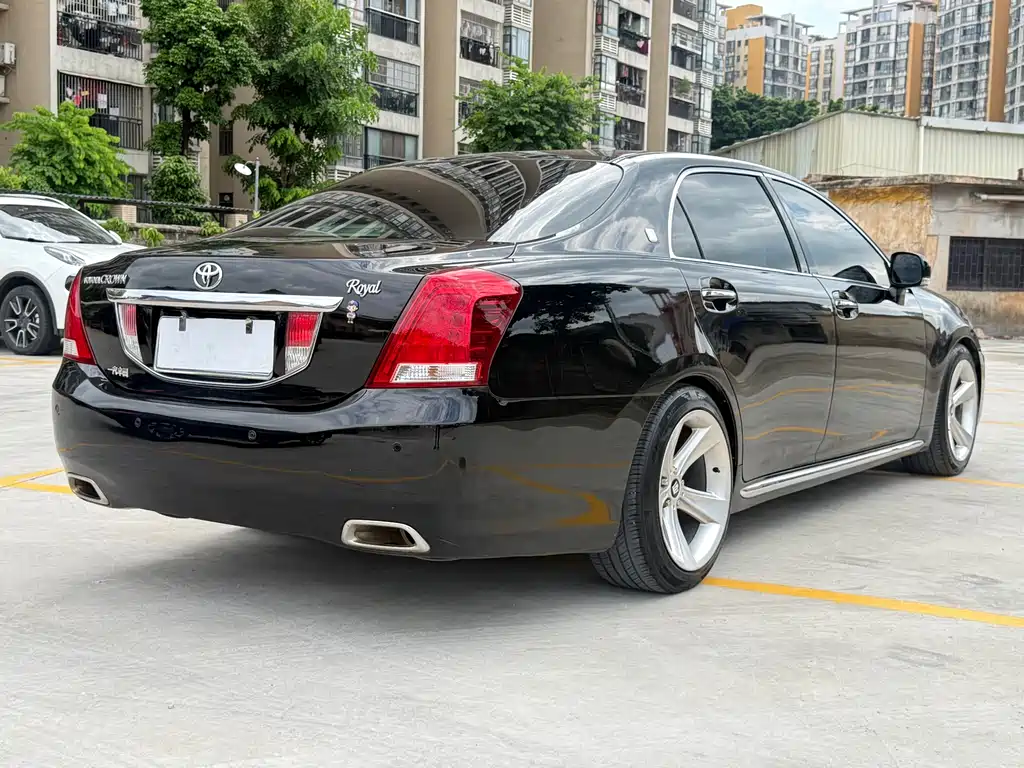 Toyota Crown 2011 2.5L Royal