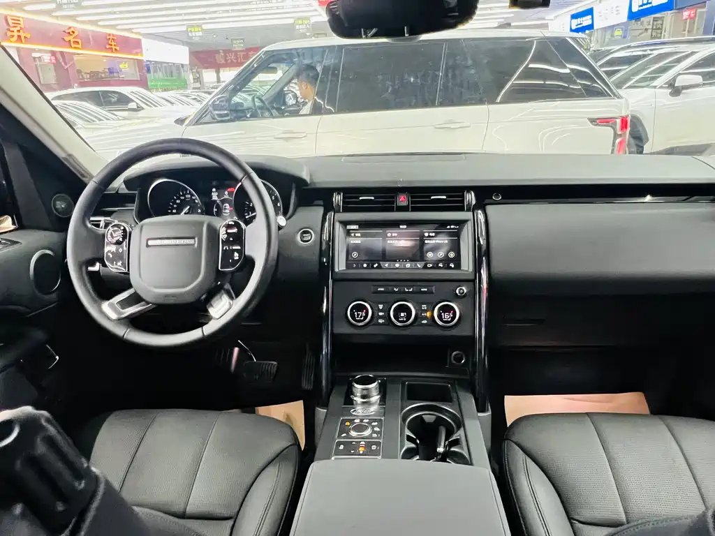 Land Rover Discovery 2019 3.0 SC V6 SE