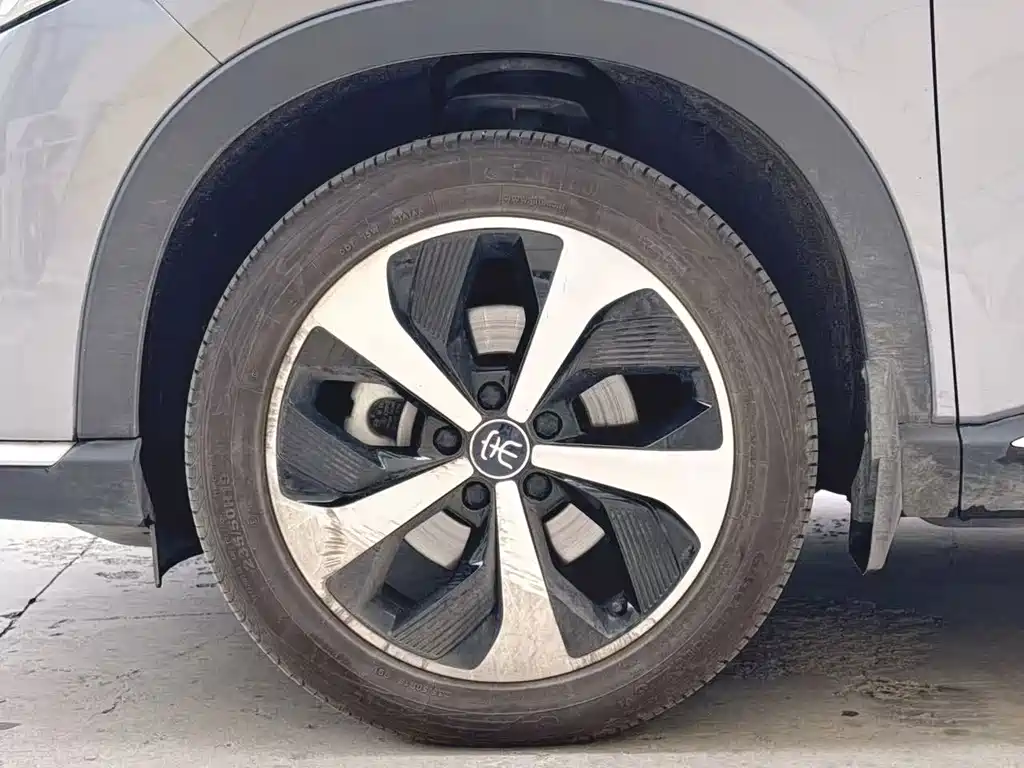 BYD PLUS New Energy — миниатюра 3