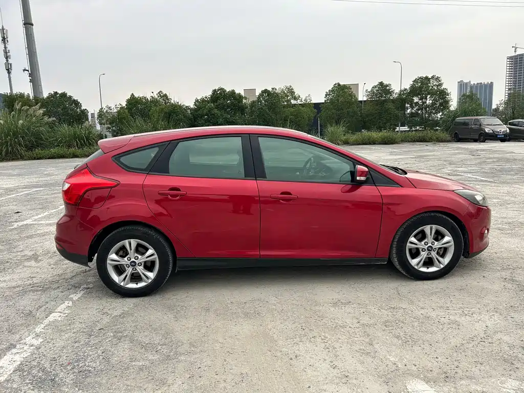 Ford Focus — миниатюра 8