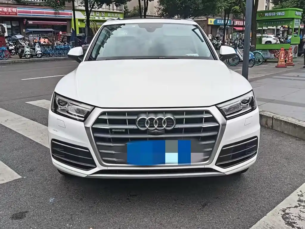 Audi Q5L — миниатюра 2