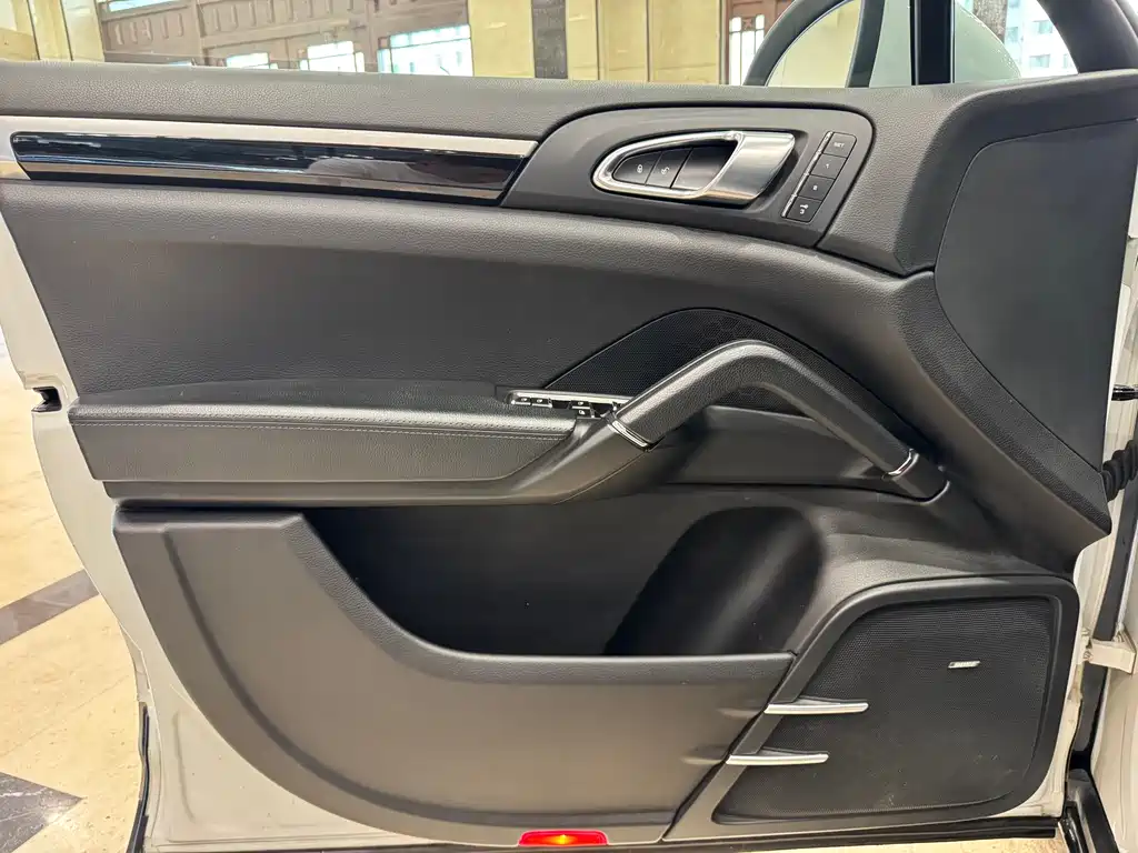 Porsche Cayenne 2014 Cayenne Platinum Edition 3.0T