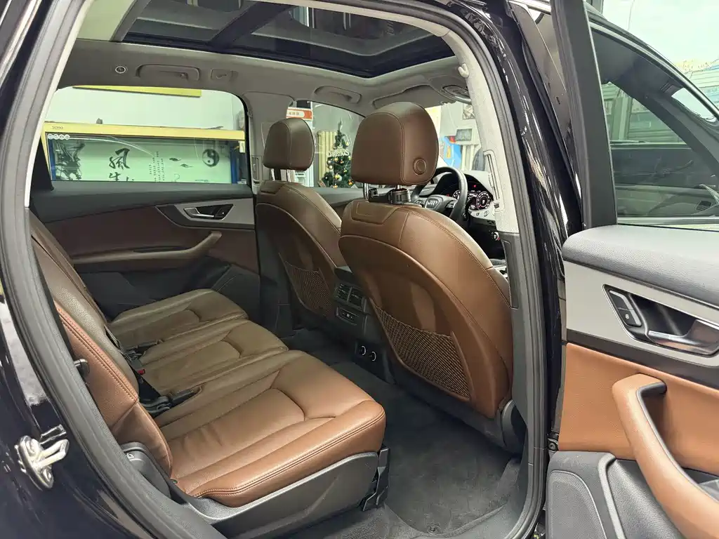 Audi Q7 — миниатюра 25