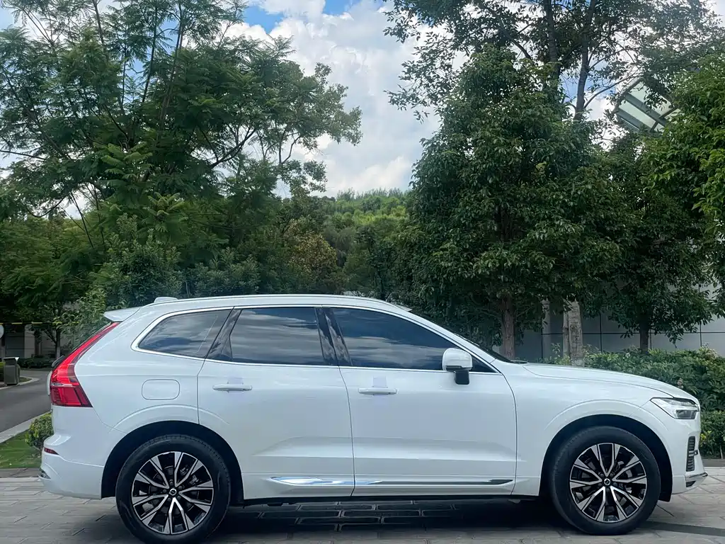 VOLVO  XC60