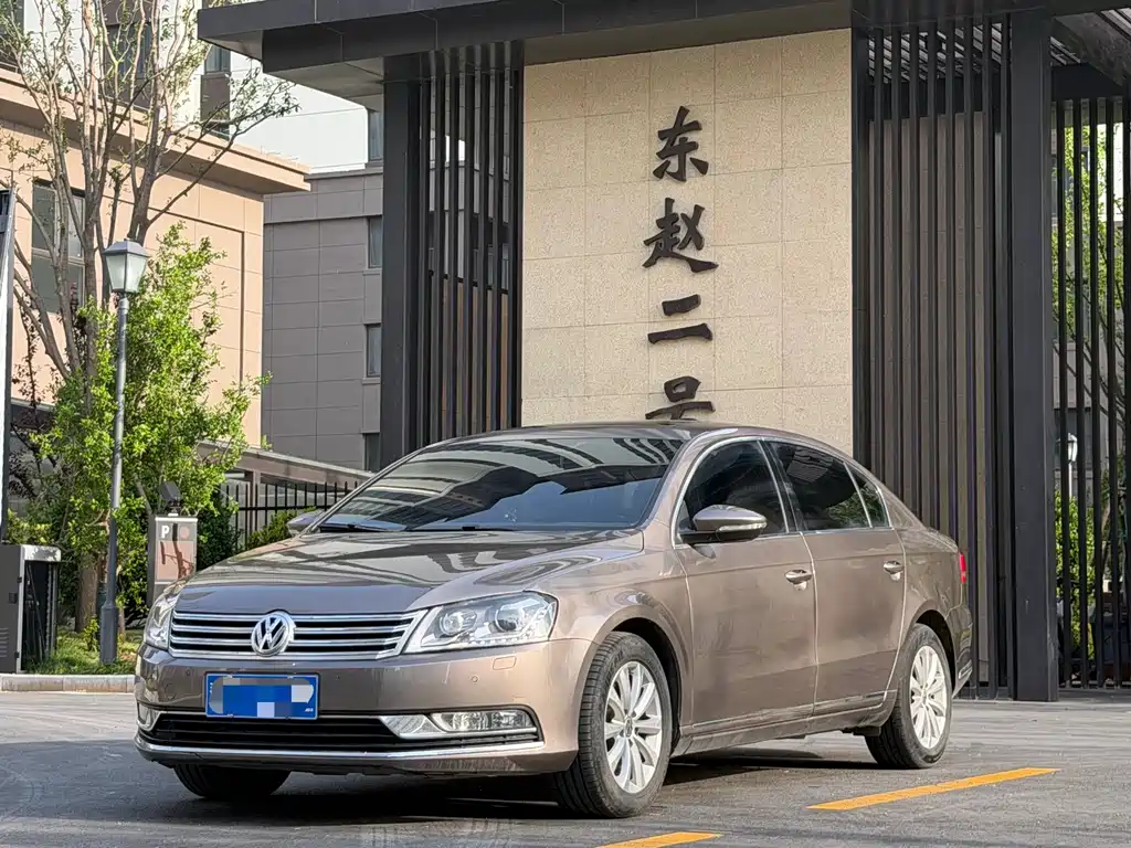 Volkswagen Magotan 2012