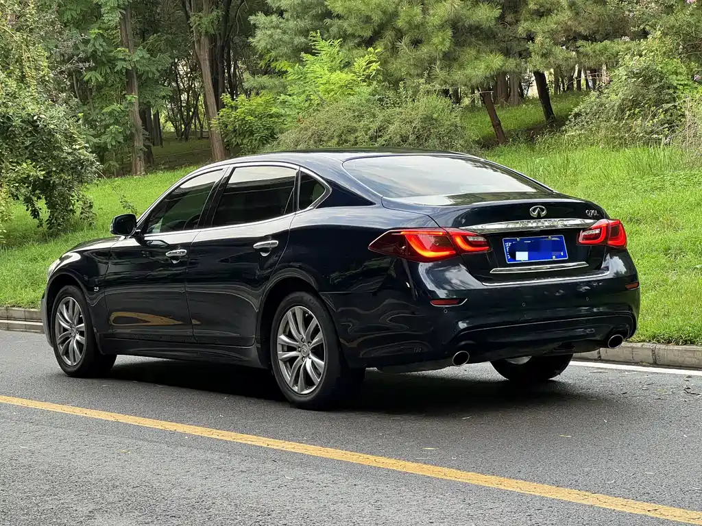 Infiniti Q70 — миниатюра 8