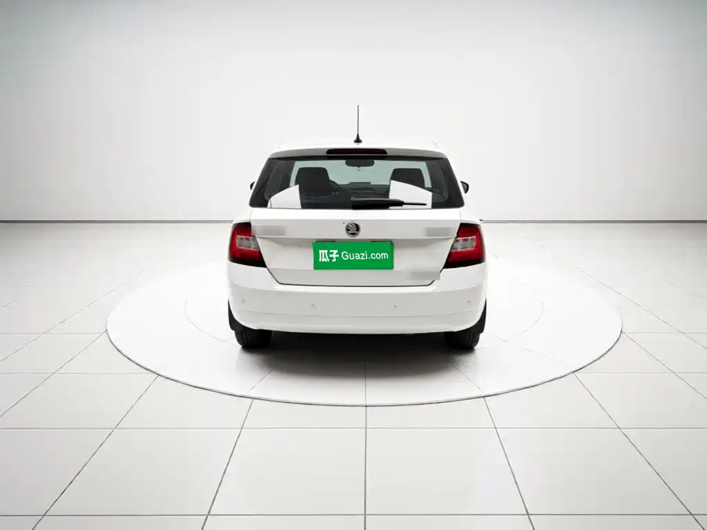 Skoda Fabia — миниатюра 5