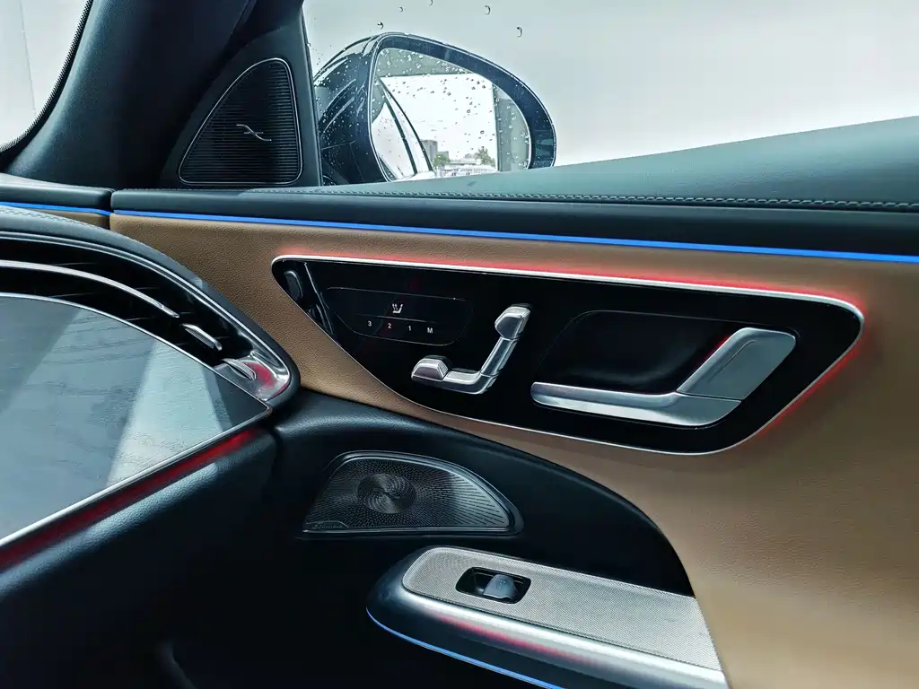Mercedes-Benz E-Class (Import) — миниатюра 16
