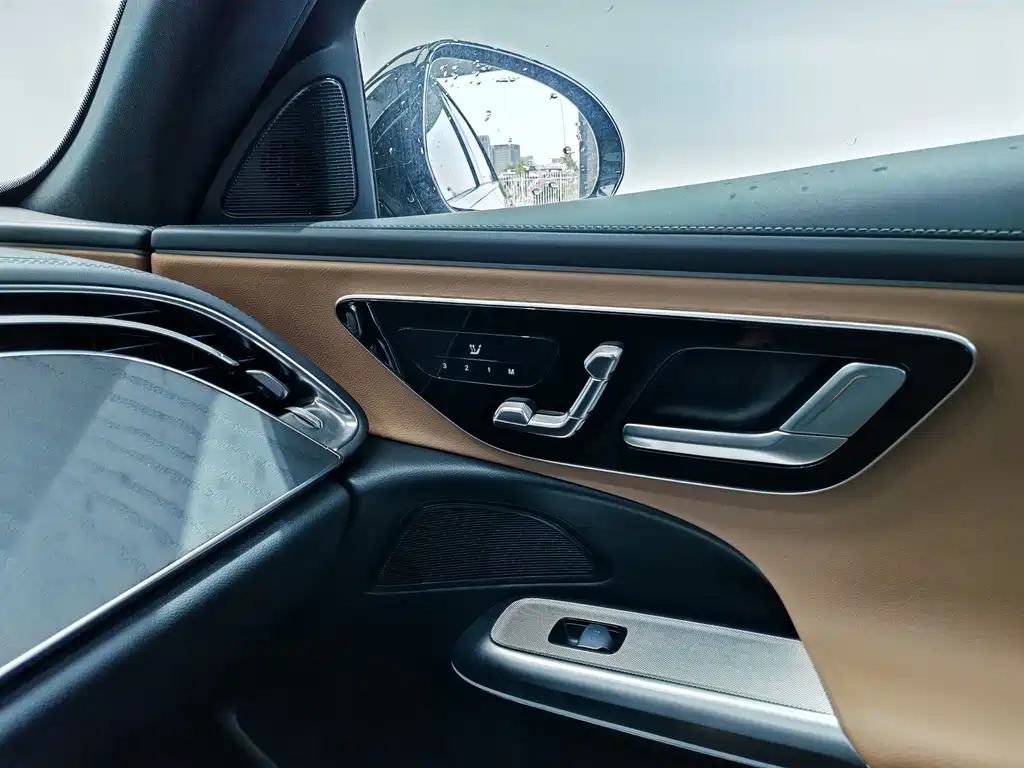 Mercedes-Benz E-Class (Import) — миниатюра 16