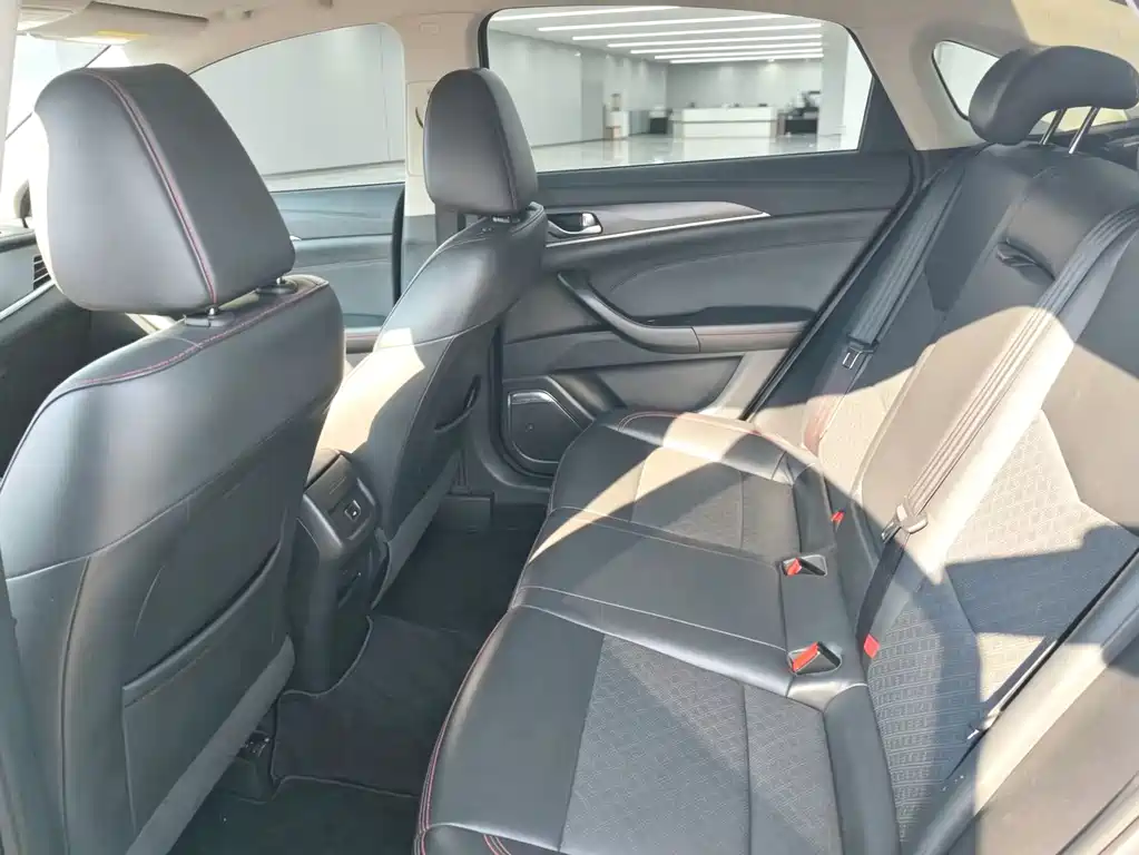 Changan Eado — миниатюра 5