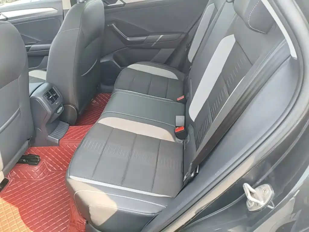 Volkswagen T-Roc — миниатюра 17