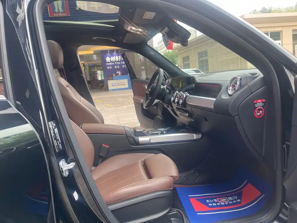 Mercedes-Benz GLB — миниатюра 7