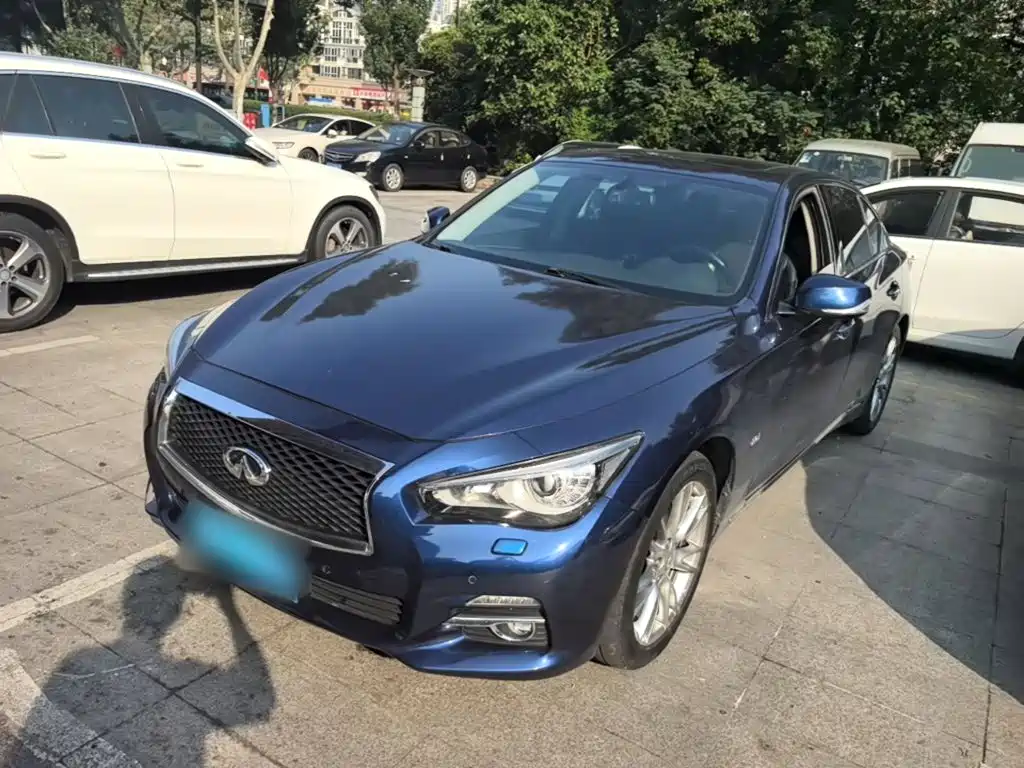 Infiniti Q50L