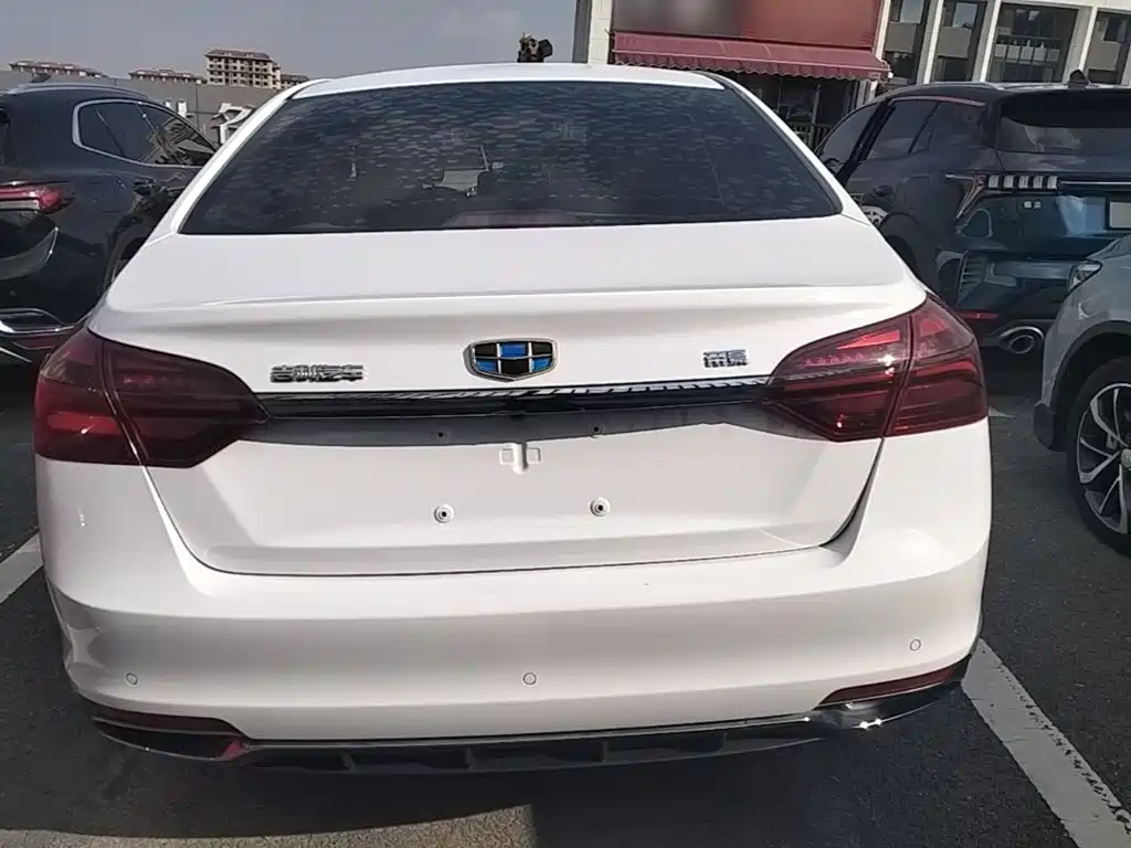 Geely Emgrand — миниатюра 6