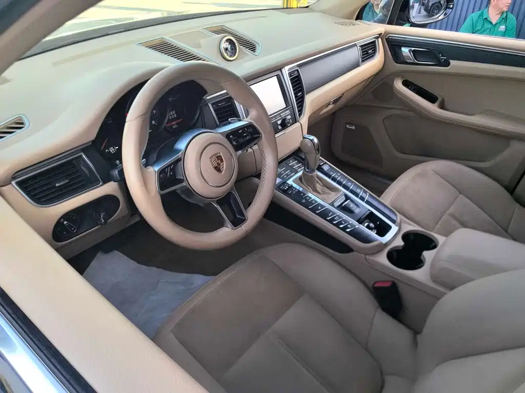 Porsche Macan — миниатюра 13