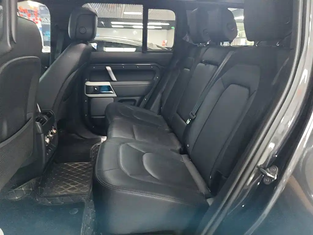 Land Rover Defender — миниатюра 17