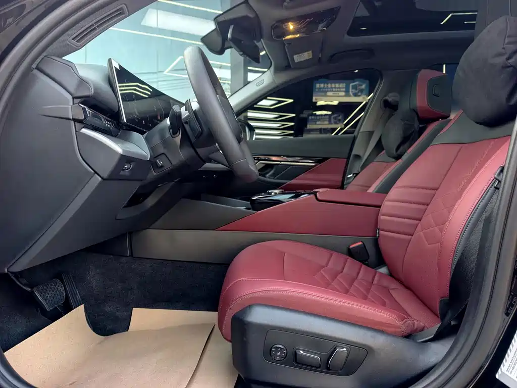 BMW 5 Series — миниатюра 14
