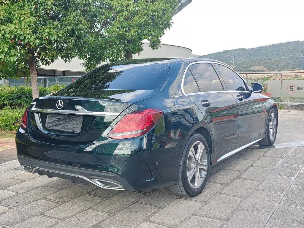 Mercedes-Benz C-Class — миниатюра 7
