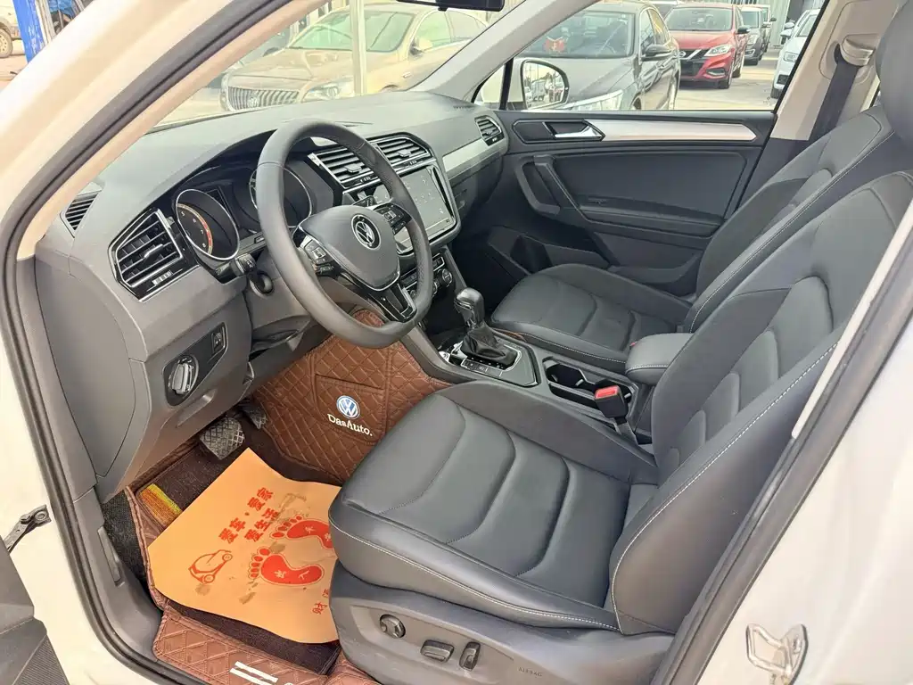 Volkswagen Tiguan L — миниатюра 2