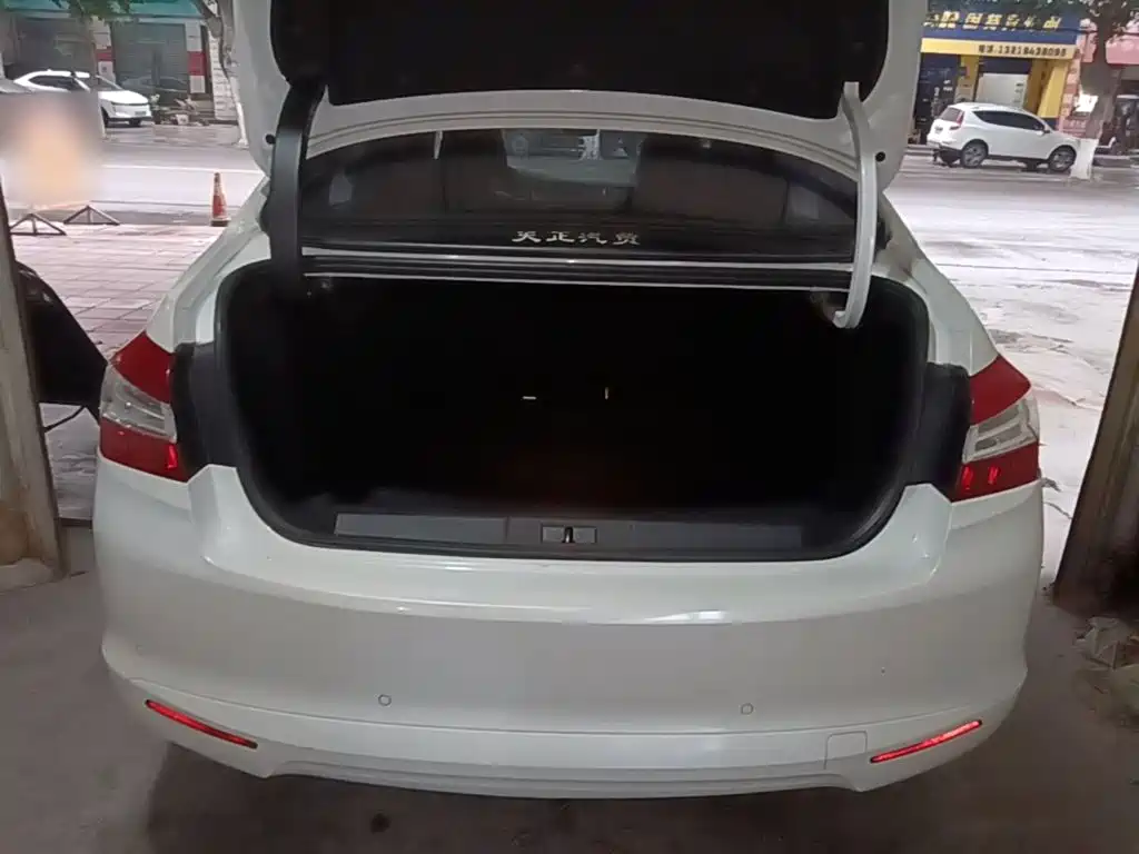 Peugeot 408 — миниатюра 19