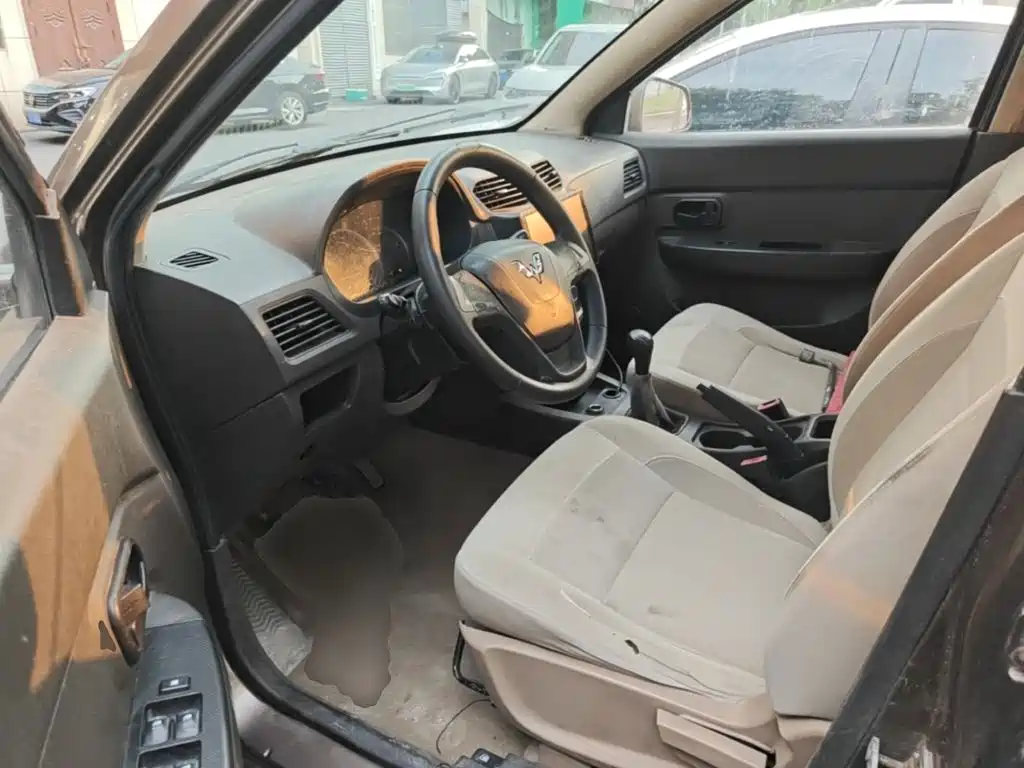 Wuling Hongguang — миниатюра 16