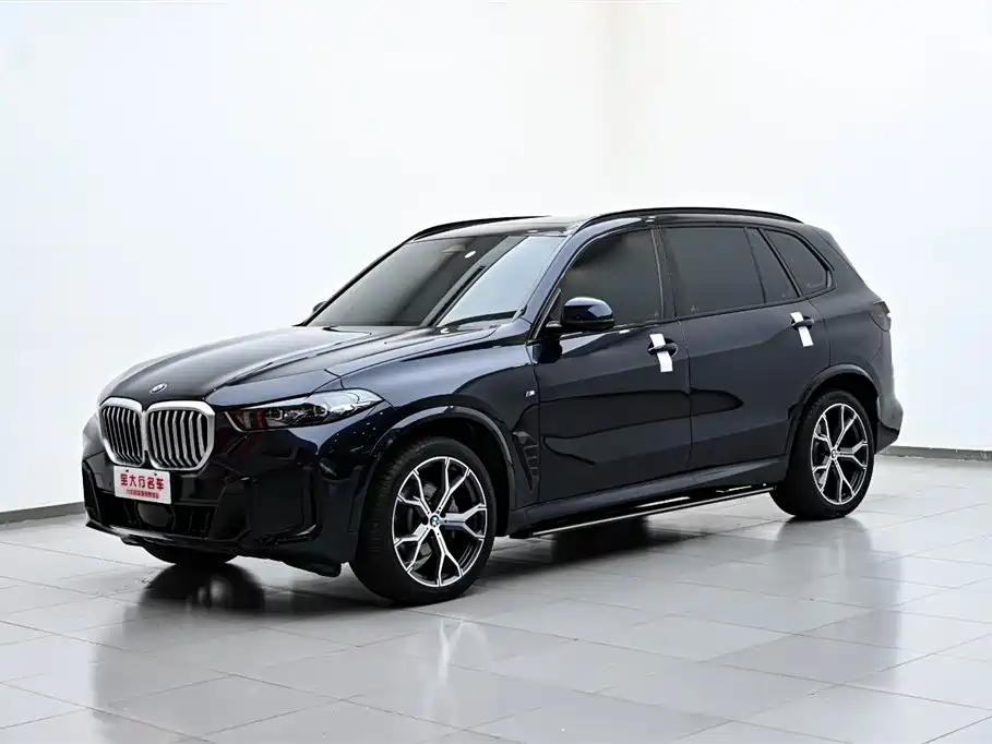 BMW X5 2023 xDrive 30Li Premium M Sport