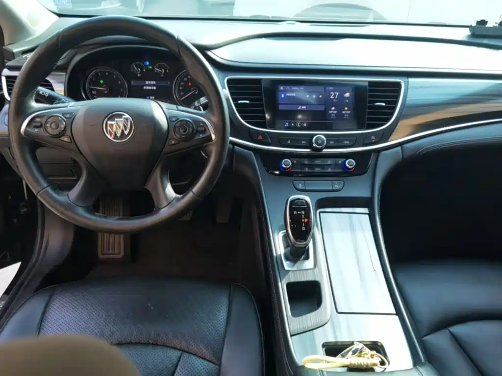 Buick LaCrosse — миниатюра 10