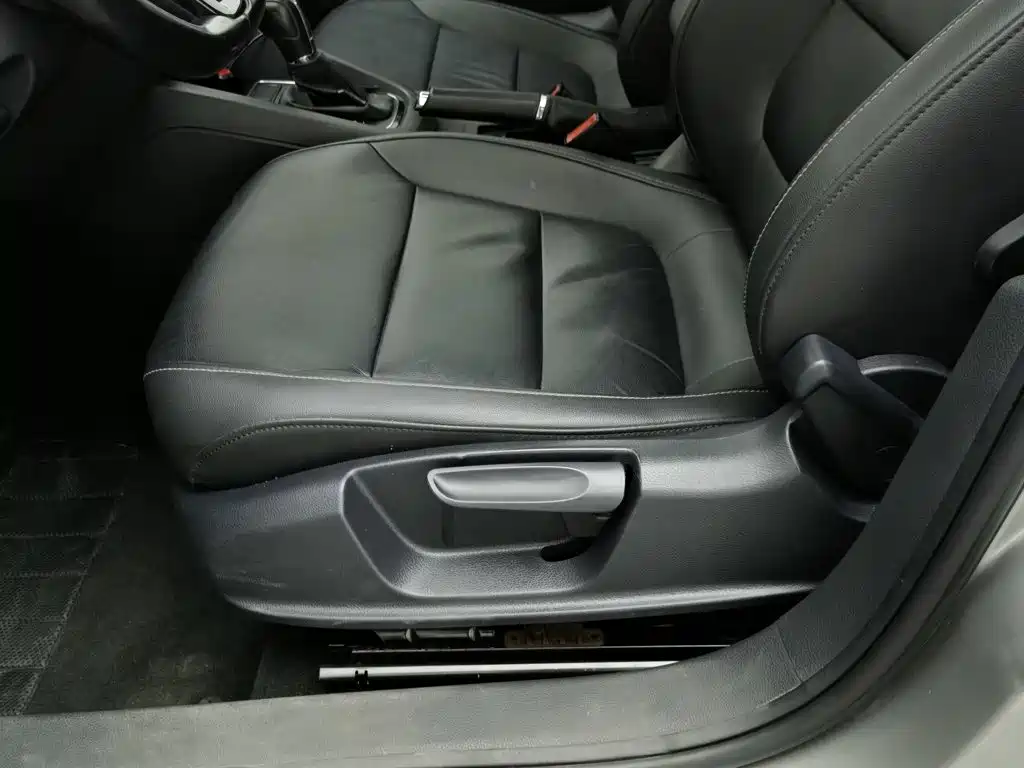 Volkswagen Sagitar — миниатюра 20