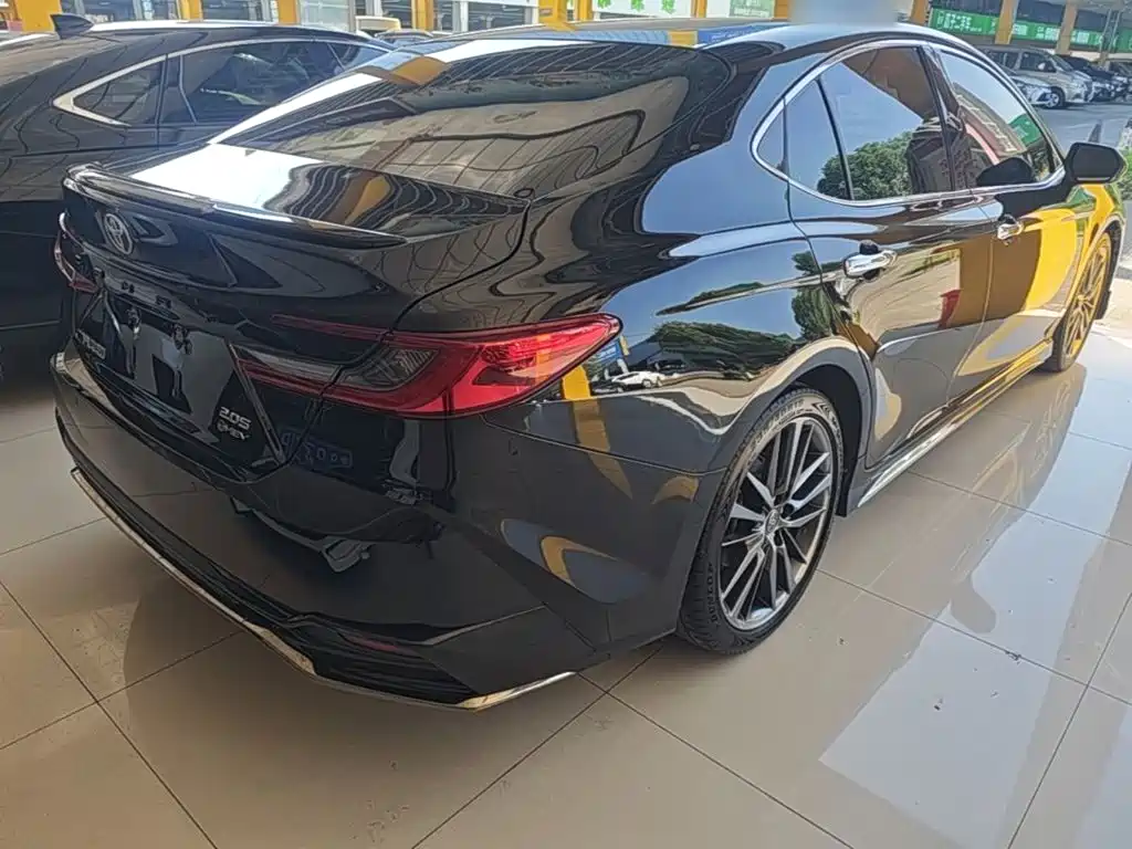 Toyota Camry — миниатюра 7