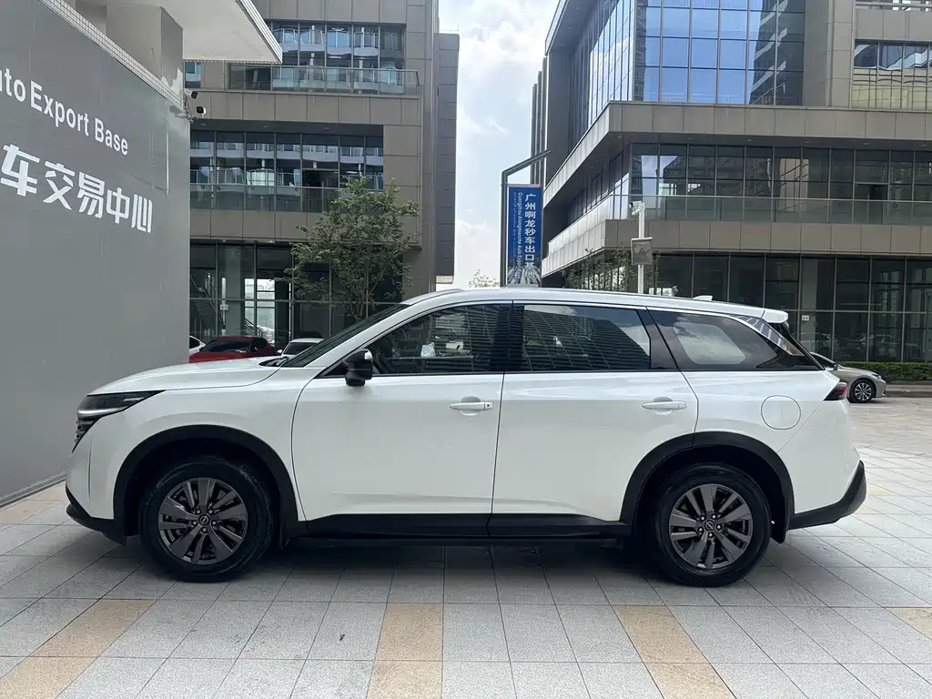 Nissan Teramont — миниатюра 3