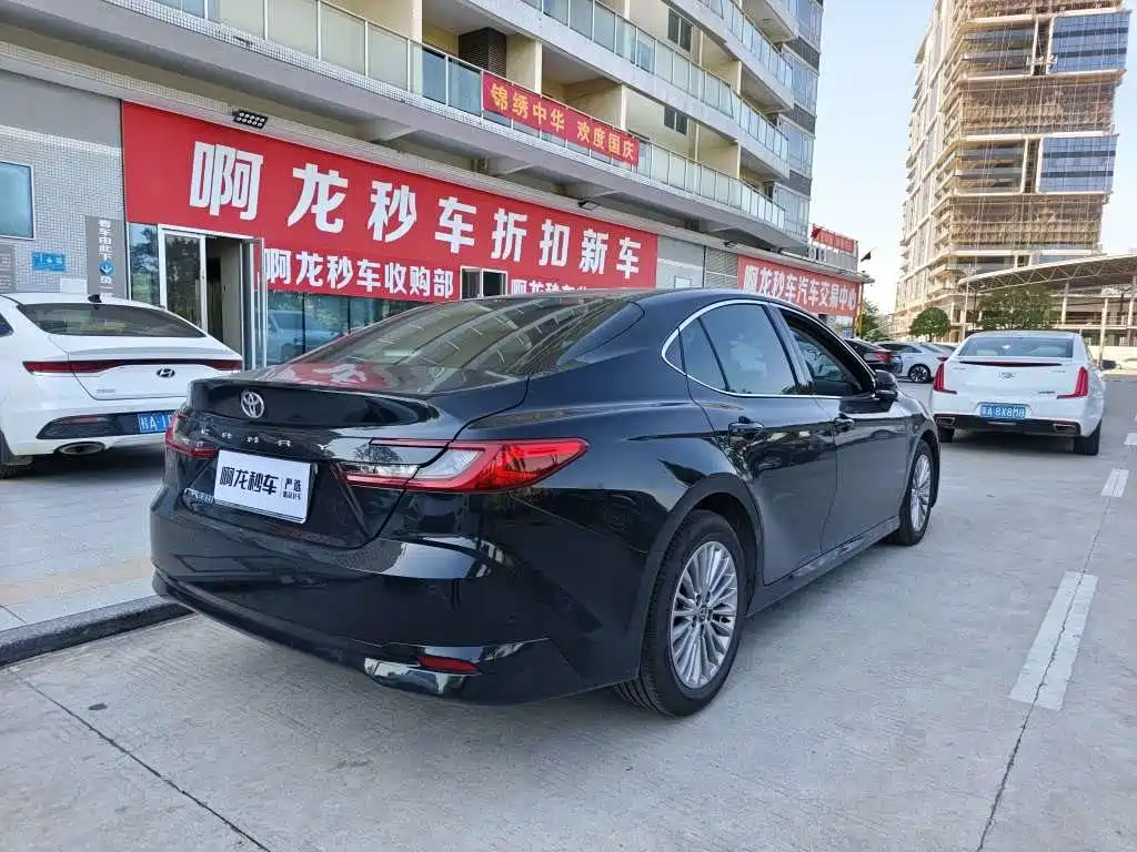 Toyota Camry — миниатюра 5