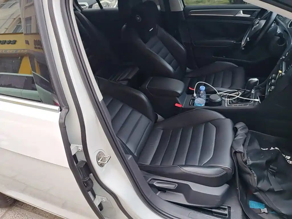 Volkswagen Golf — миниатюра 25