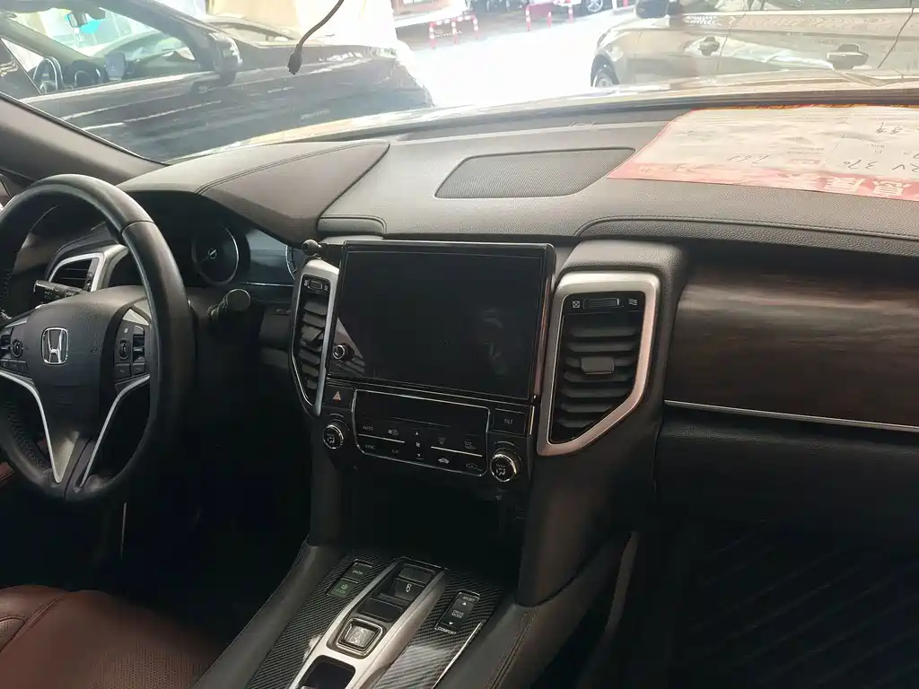 Honda UR-V — миниатюра 6