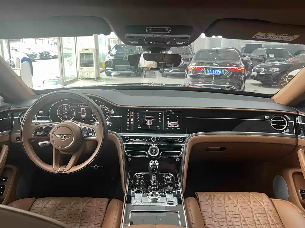 Bentley Flying Spur — миниатюра 5