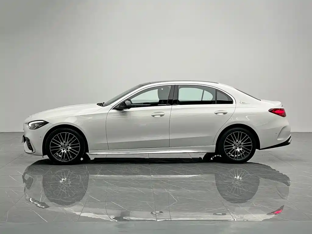 Mercedes-Benz C-Class — миниатюра 3