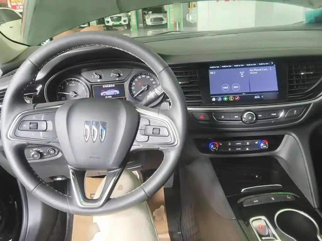 Buick Regal — миниатюра 10