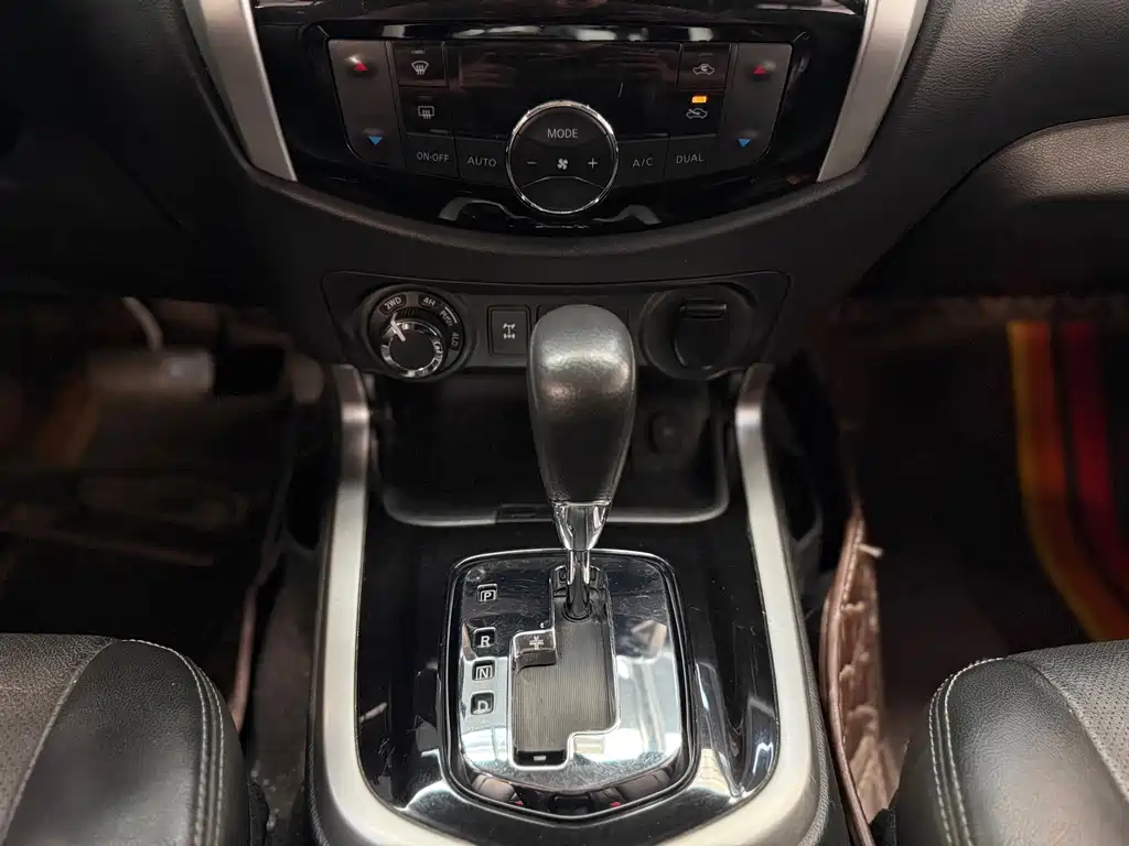 Nissan Terra — миниатюра 9