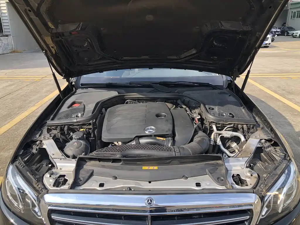 Mercedes-Benz E-Class — миниатюра 19