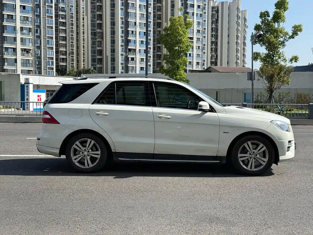 Mercedes-Benz M-Class — миниатюра 19