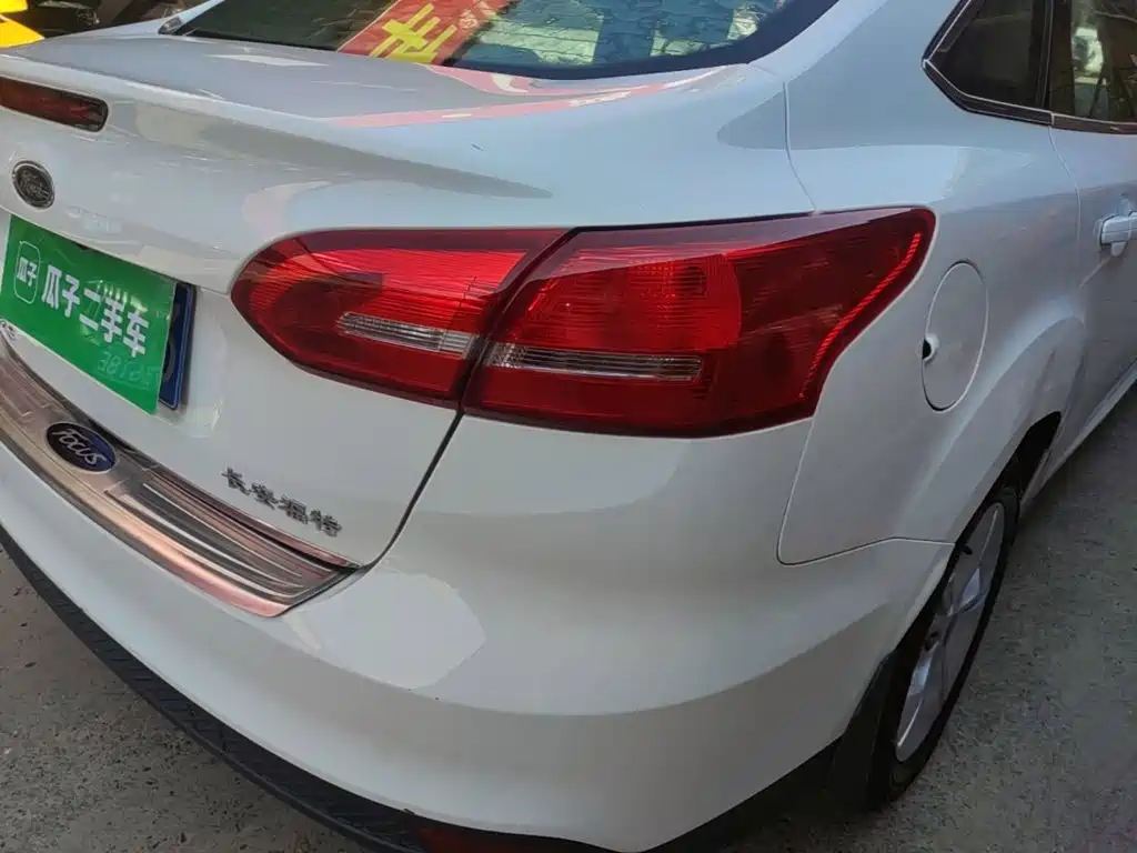 Ford Focus — миниатюра 8