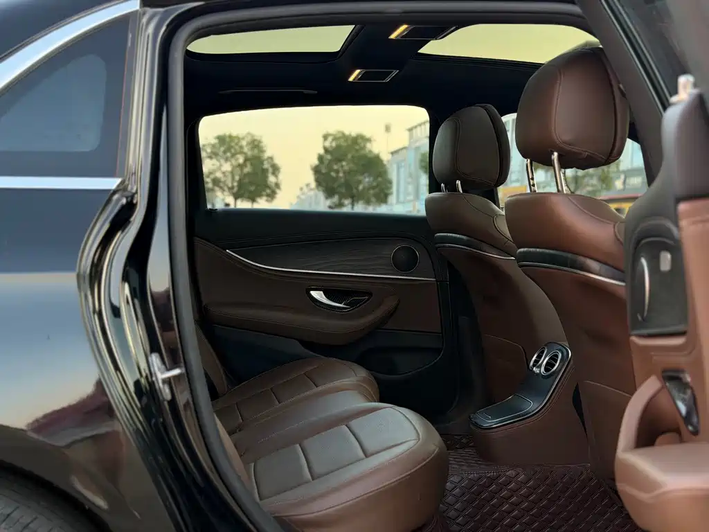 Mercedes-Benz E-Class — миниатюра 15