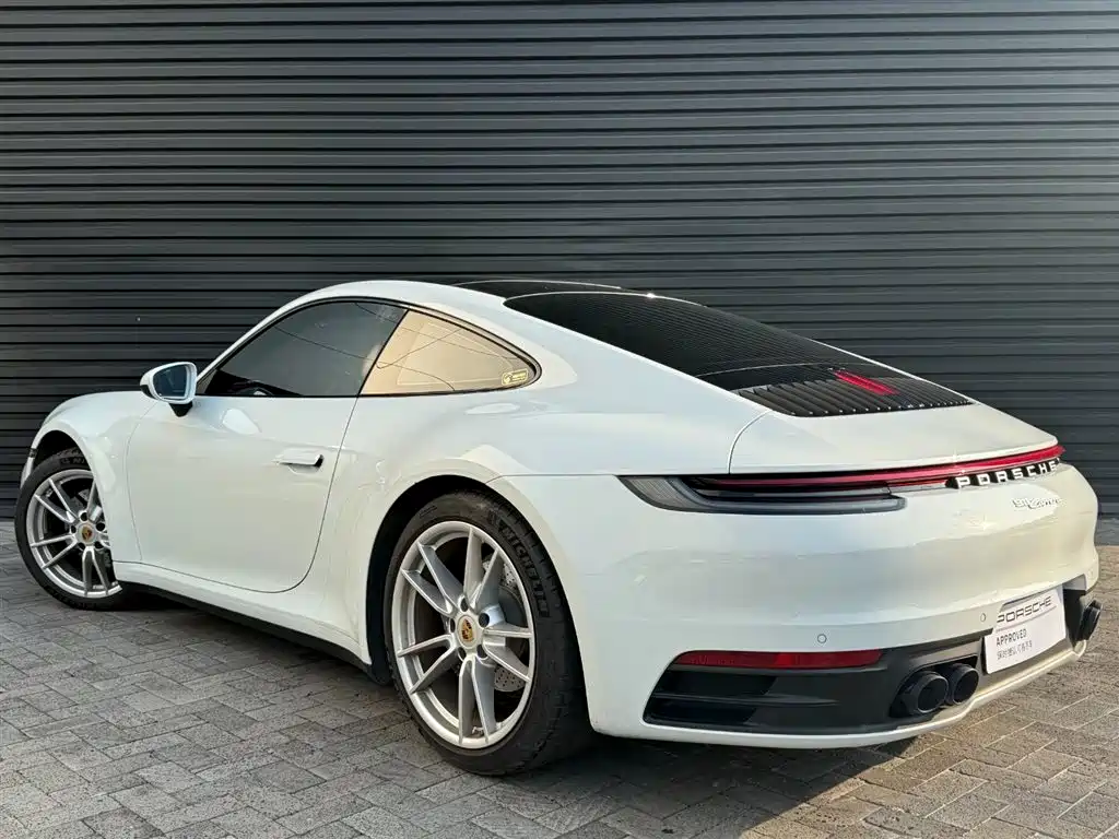 PORSCHE 911